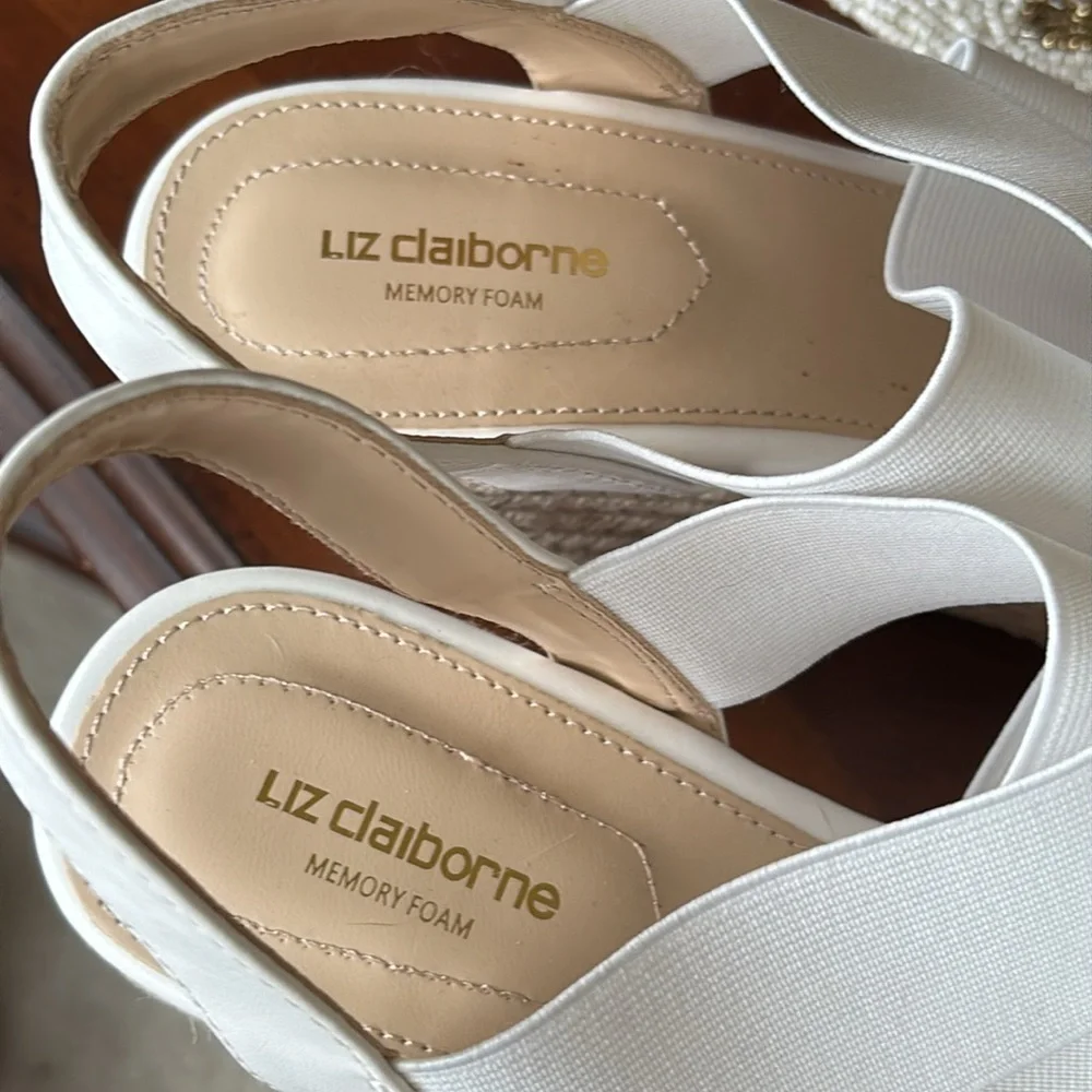 Brand New Liz Claiborne Memory Foam White Fabric Stretch Wedge Espadrille Sandal